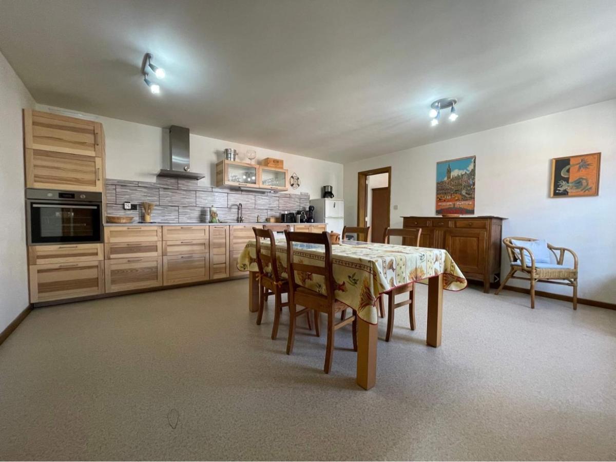 Spacieux Appartement Mons Kültér fotó